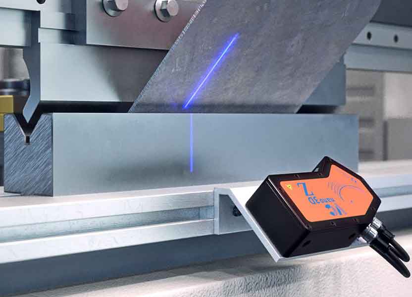 Optical angle measurement during sheet metal bending in a press brake - Laser profile sensor VC nano 3D-Z
